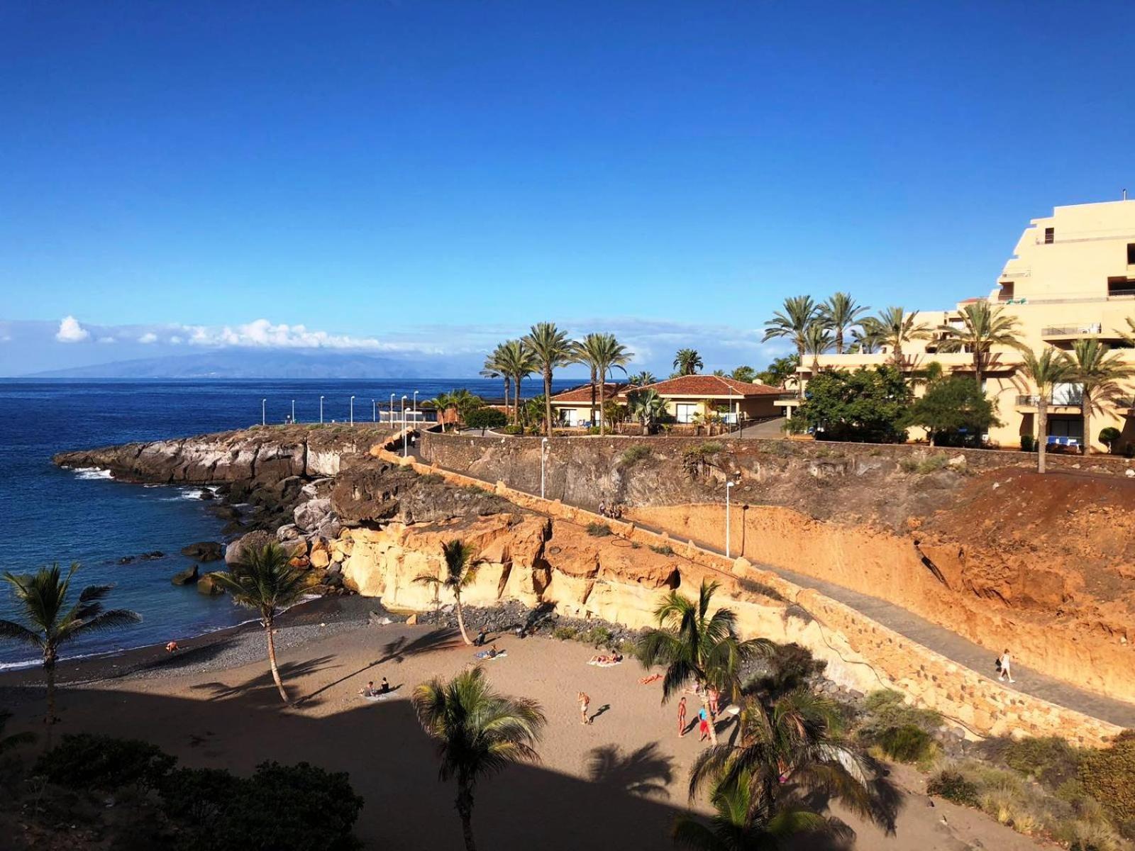 Blue Bay Paradise - Beach Front Apartment With Sea View Playa Paraiso  Kültér fotó