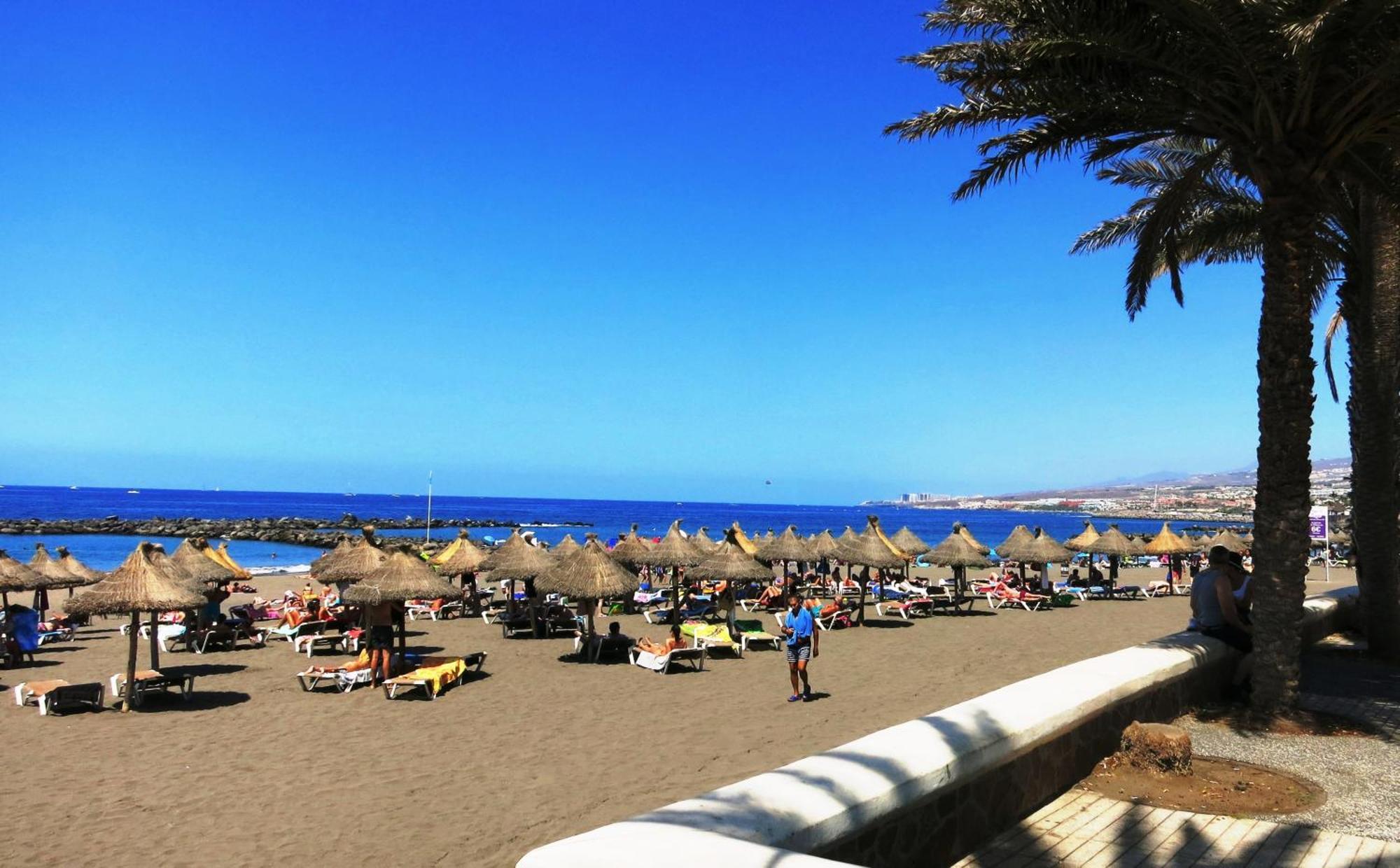 Blue Bay Paradise - Beach Front Apartment With Sea View Playa Paraiso  Kültér fotó