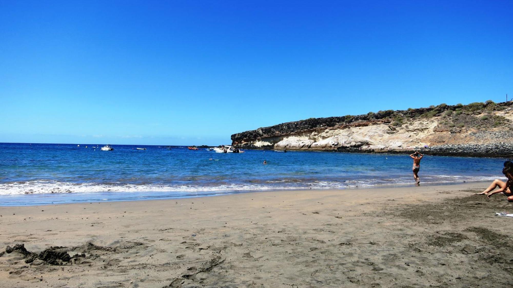 Blue Bay Paradise - Beach Front Apartment With Sea View Playa Paraiso  Kültér fotó