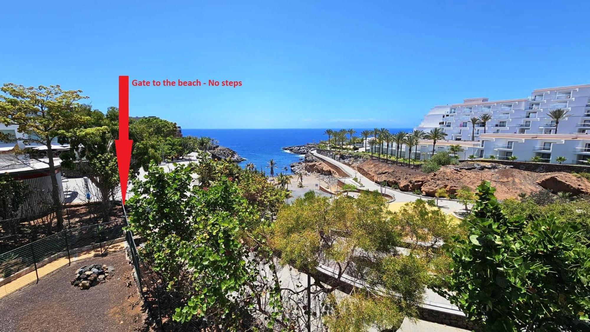 Blue Bay Paradise - Beach Front Apartment With Sea View Playa Paraiso  Kültér fotó