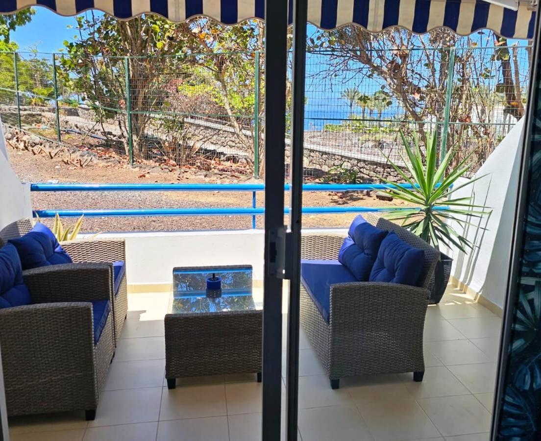 Blue Bay Paradise - Beach Front Apartment With Sea View Playa Paraiso  Kültér fotó